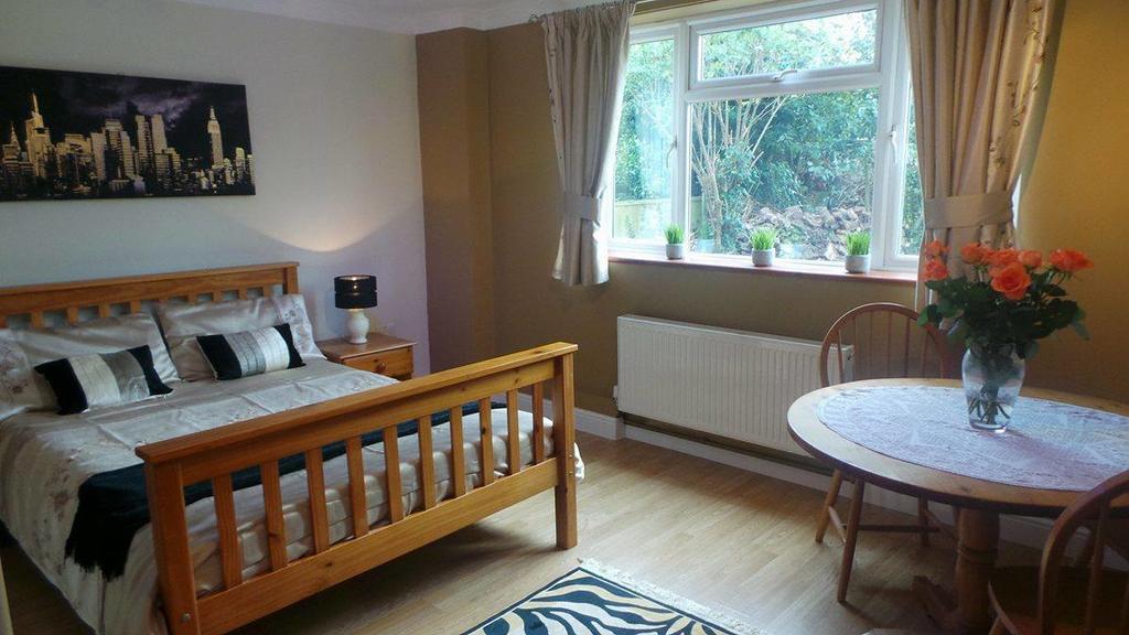 Chimneys B&B Holbrook  Luaran gambar